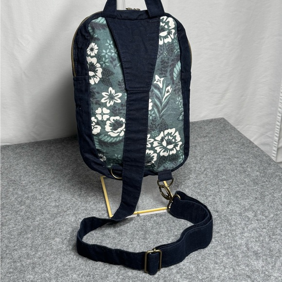 Red Clothes Pin Floral Women's Sling Bag - Picture 4 of 9